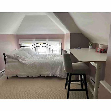 Elevated Entertainment Sleep Suite Cleveland Bagian luar foto