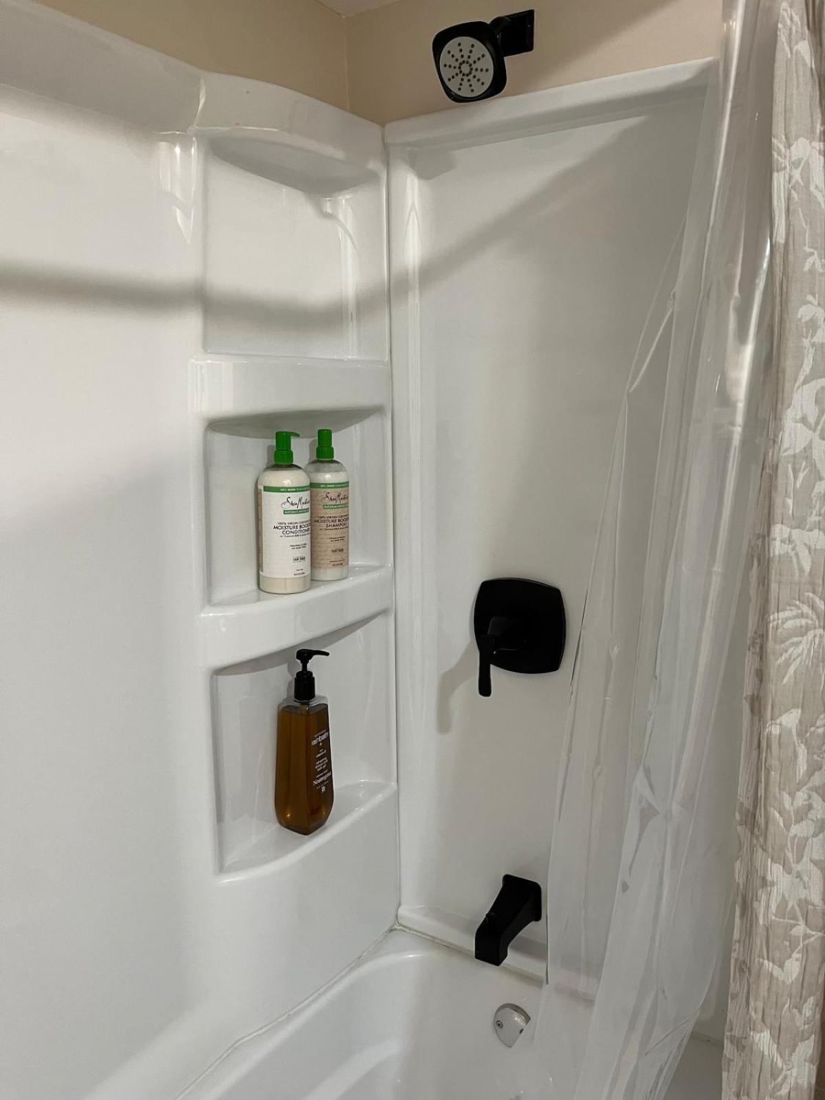 Elevated Entertainment Sleep Suite Cleveland Bagian luar foto
